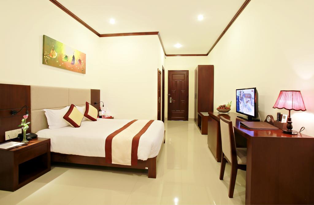Ban Thach Riverside Hotel & Resort Tam Ky Room photo