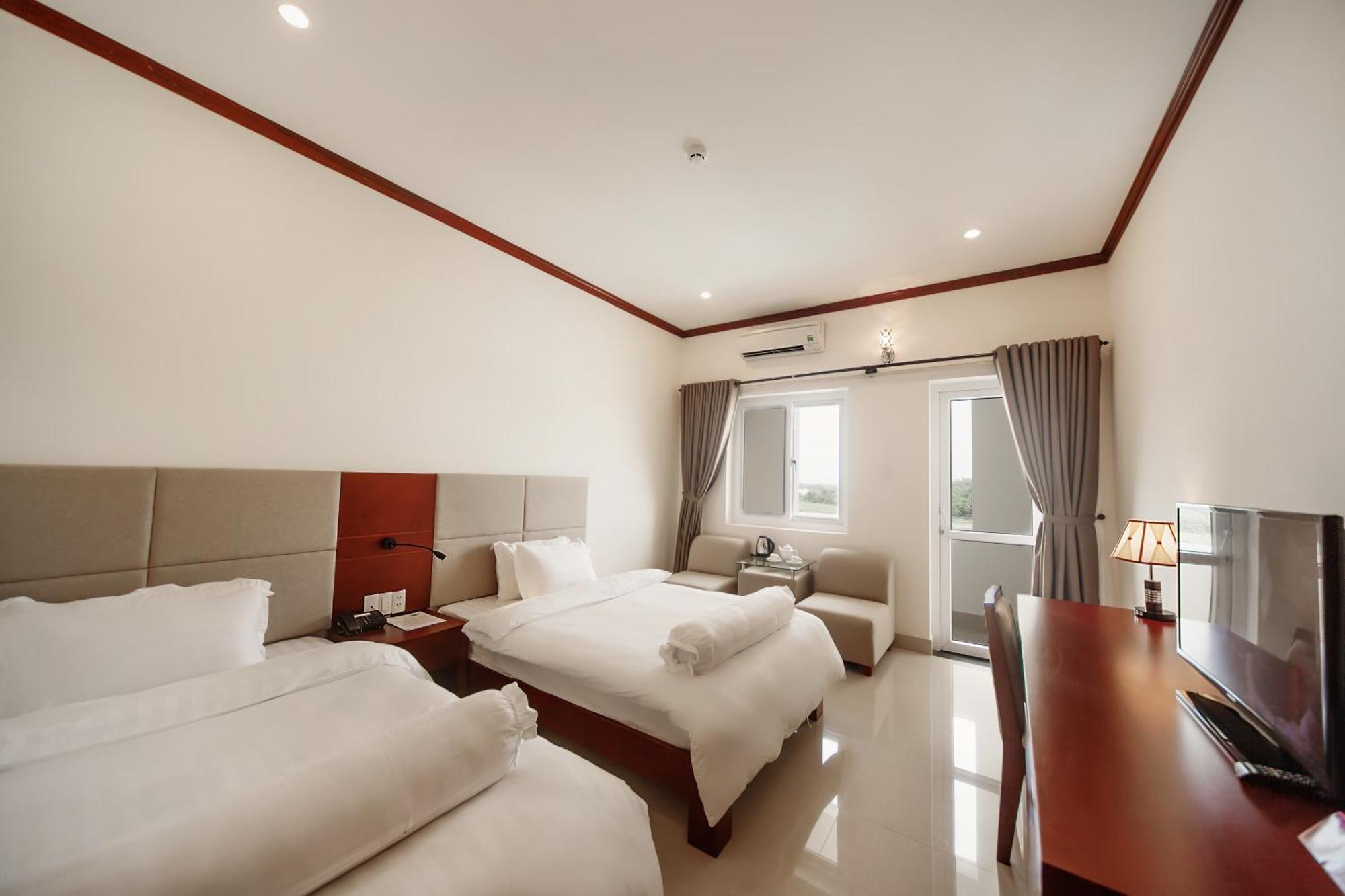 Ban Thach Riverside Hotel & Resort Tam Ky Room photo
