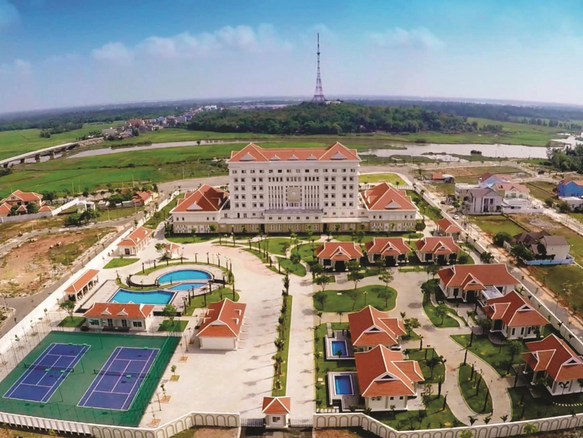 Ban Thach Riverside Hotel & Resort Tam Ky Exterior photo