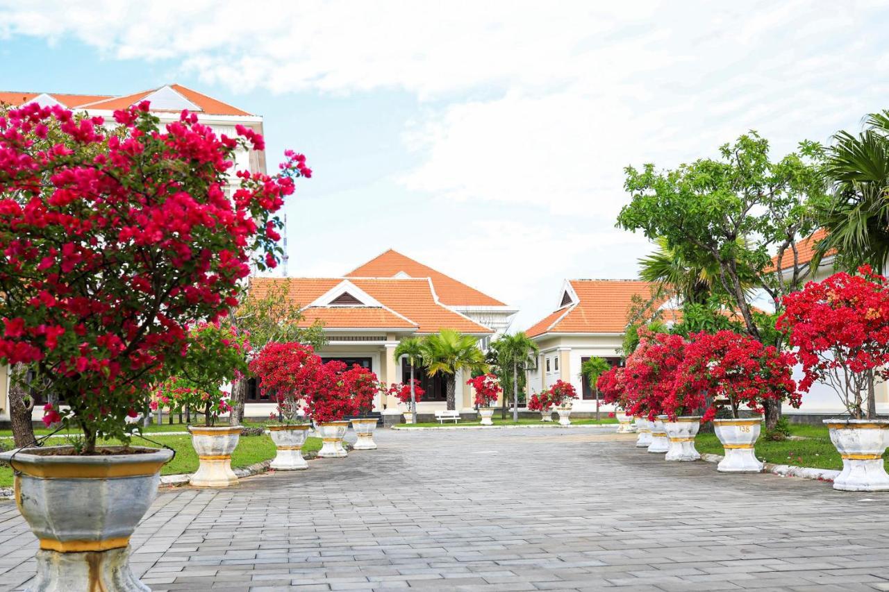 Ban Thach Riverside Hotel & Resort Tam Ky Exterior photo